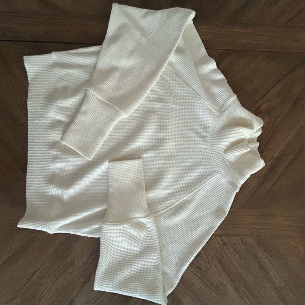 Alo set Women's White Sweater